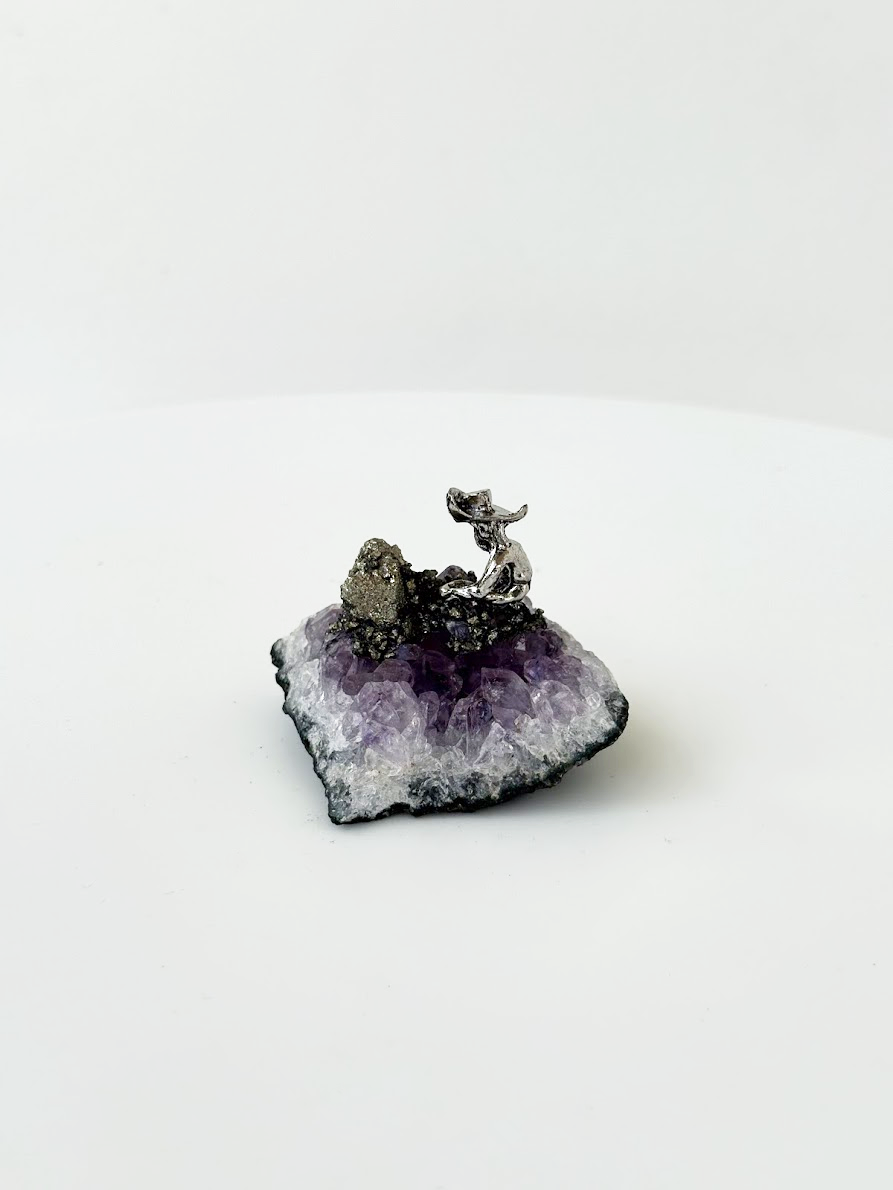 Amethyst Pyrite Crystal Figurine – Natural Stone Desk Decor & Gift